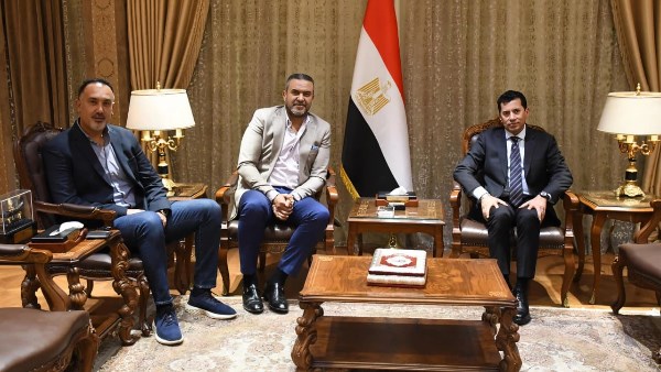 وزير الشباب والرياضة