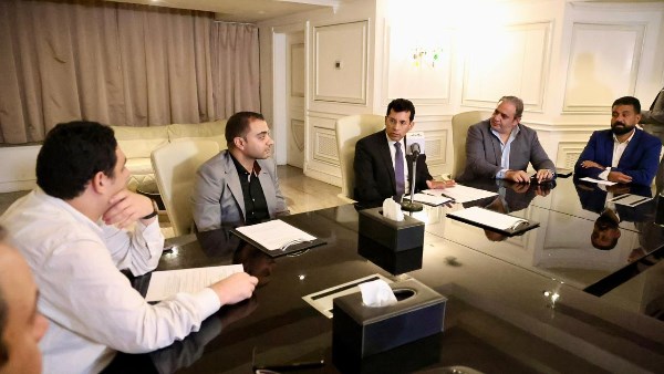 وزير الشباب والرياضة