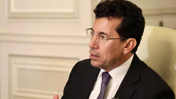 وزير الشباب والرياضة