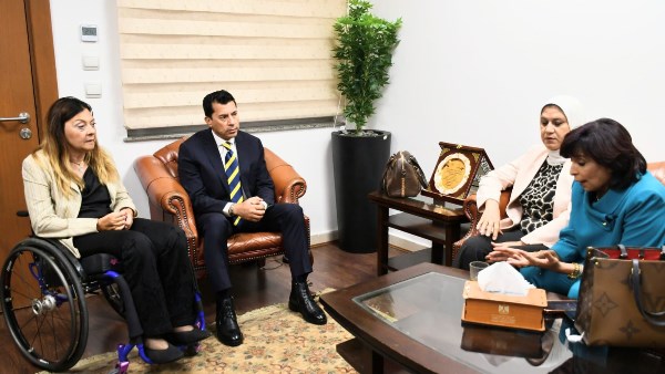 وزير الشباب والرياضة