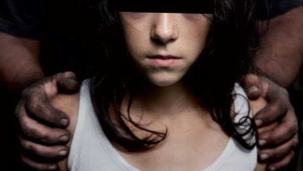 انتهك عرض مريضة.. إحالة مسئول تمريض بمستشفى عين شمس إلى الجنايات انتهك عرض مريضة.. إحالة مسئول تمريض بمستشفى عين شمس إلى الجنايات