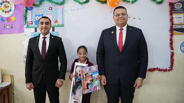 فريق النيابة مع حور بالمدرسة 