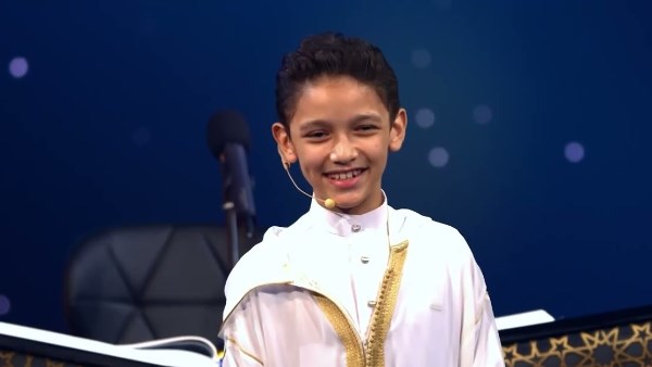 عمر علي حافظ القرآن الكريم