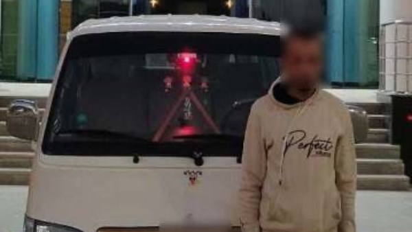 القبض على سائق ميكروباص غير ملتزم بالأجرة في الجيزة القبض على سائق ميكروباص غير ملتزم بالأجرة في الجيزة