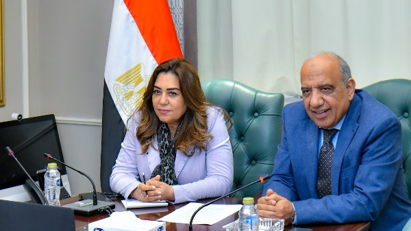 وزيرا البيئة والكهرباء 