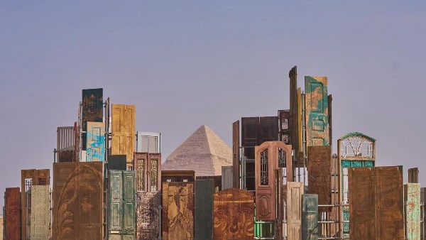 ينتهي 10 ديسمبر.. الأهرامات تفتح أبوابها للفن العالمي في النسخة الخامسة من معرض “الأبد هو الآن ينتهي 10 ديسمبر.. الأهرامات تفتح أبوابها للفن العالمي في النسخة الخامسة من معرض “الأبد هو الآن