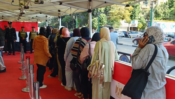 توافد السيدات على لجان الانتخابات 
