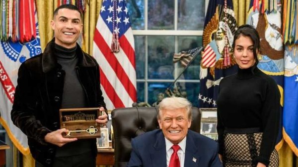 هدية ترامب الذهبية لـ رونالدو.. صنعها الرئيس ومن أغلى التكريمات | ماذا تعرف عنها ؟