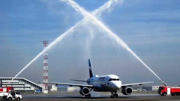 رش الطائرة بالماء