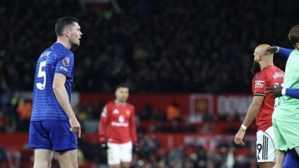 لاعب يصفع زميله