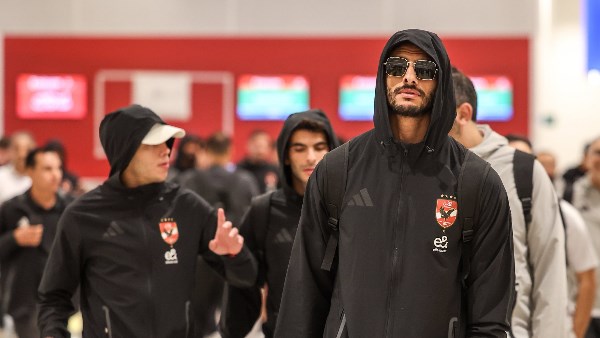 بعثة الأهلي تغادر إلى مدينة العين- صور