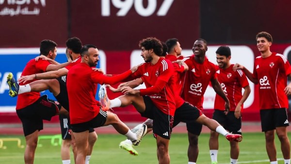 الفريق الأول لكرة القدم بالاهلي