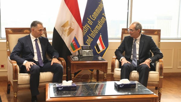 وزير الاتصالات