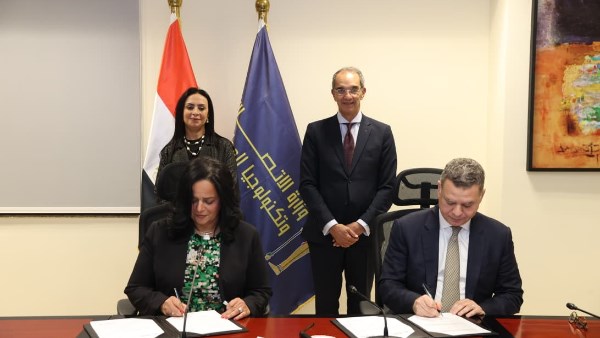 وزير الاتصالات