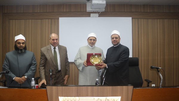 نيابةً عن أمين البحوث الإسلامية.. أمين العليا للدعوة يشارك في ندوة كلية التربية حول دور الأزهر في مكافحة الفكر المتطرف
