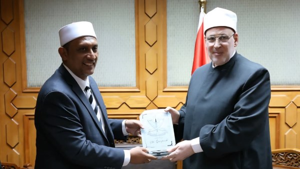 وكيل الأزهر يلتقي وزير الشؤون الدينية بماليزيا لبحث سبل تعزيز التعاون في مجالي التعليم والدعوة