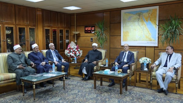 أمين البحوث الإسلاميَّة يلتقي رئيس جامعة أسيوط ويبحثان سُبُل تعزيز التعاون في نَشْر الوعي الحضاري والفِكري بين الطلاب