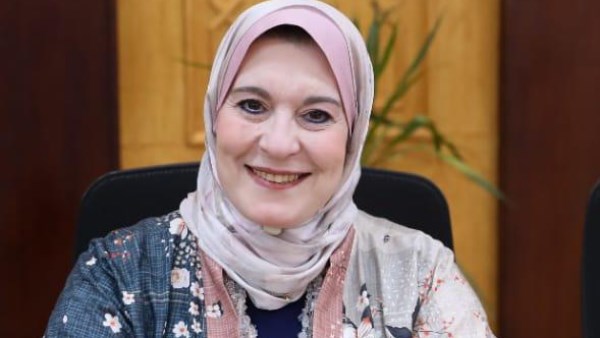 الدكتورة سامية أبو فرحة، عميد الكلية ورئيس المؤتمر.