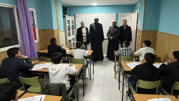 أمينا كبار العلماء والبحوث الإسلاميَّة يلتقيان أبناء الجاليات المصريَّة والعربيَّة في إسبانيا ويستمعان إلى احتياجاتهم