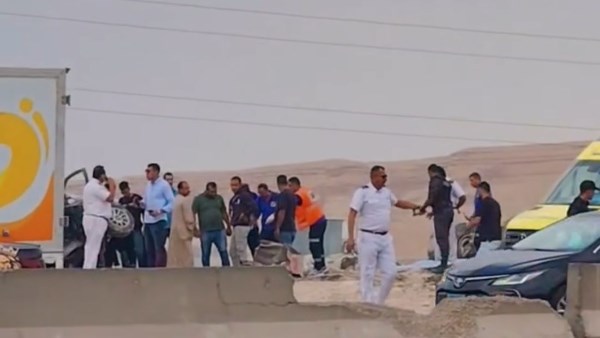 لحظة استخراج جثامين الضحايا 