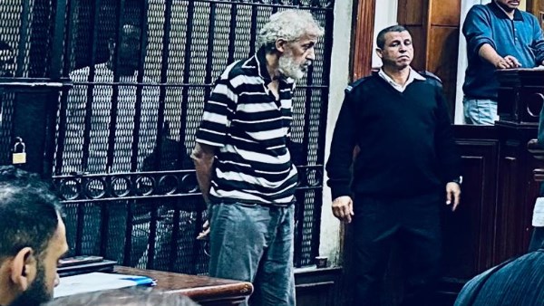 المتهم داخل الجلسة 