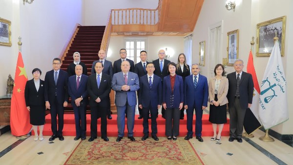 الوفد الصيني في ضيافة مدلس الدولة 