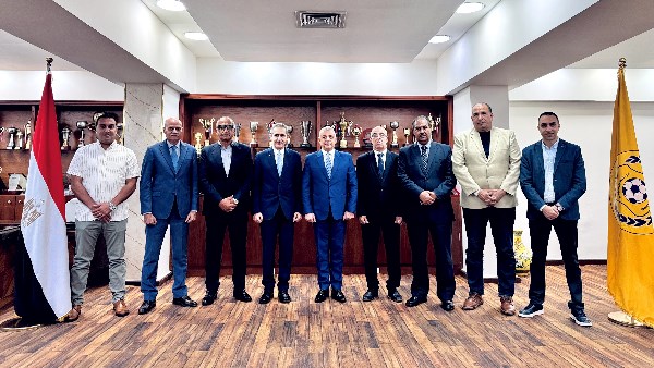 محافظ الإسماعيلية وأعضاء الإسماعيلي محافظ الإسماعيلية وأعضاء الإسماعيلي