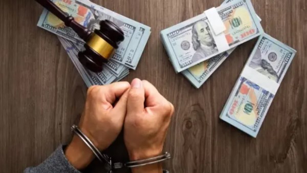 قضايا غسل الأموال