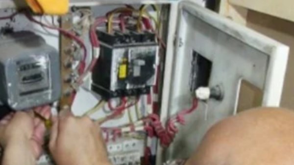 سرقة تيار الكهرباء