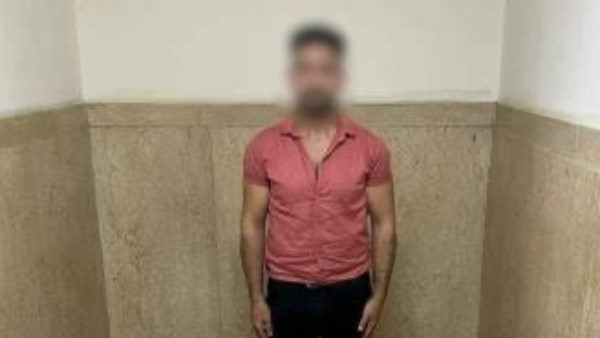 لترهيب أهل طليقته.. مالك محل يصور نفسه بسلاح أبيض وبندقية صيد لترهيب أهل طليقته.. مالك محل يصور نفسه بسلاح أبيض وبندقية صيد