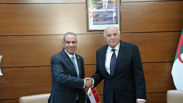 خلال اللقاء