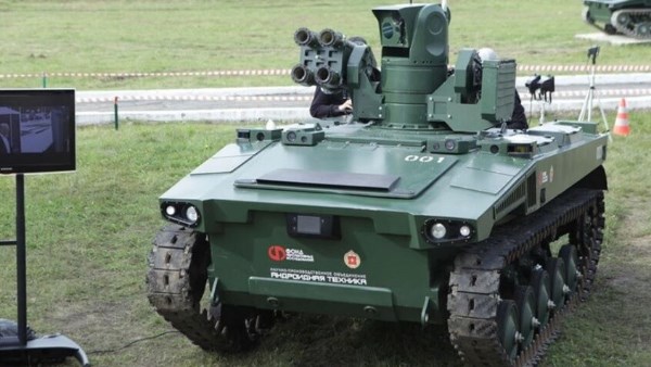 خبراء الجيش الروسي يطوروا روبوت قتالي جديد قاذف للقنابل