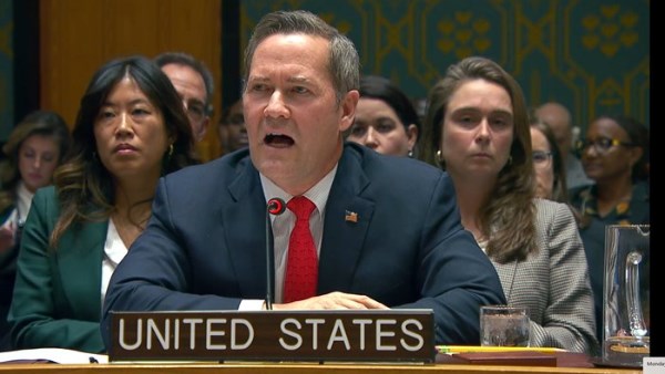 السفير الأمريكي مايك والتز