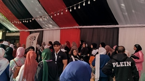 توافد الناخبين على لجنة مدرسة الفاروق عمر في ثاني أيام انتخابات مجلس النواب