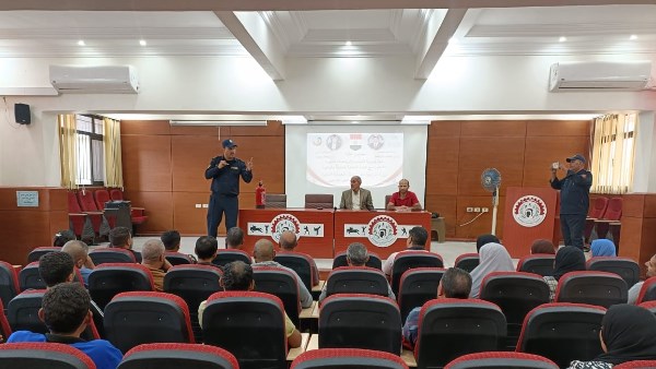 محافظ البحيرة