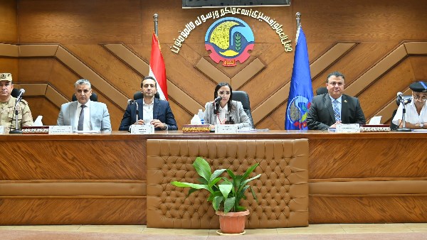 محافظ البحيرة