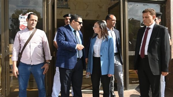 محافظ البحيرة