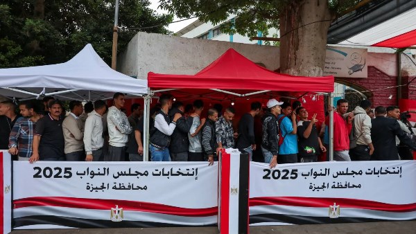 توافد كثيف من المواطنين 