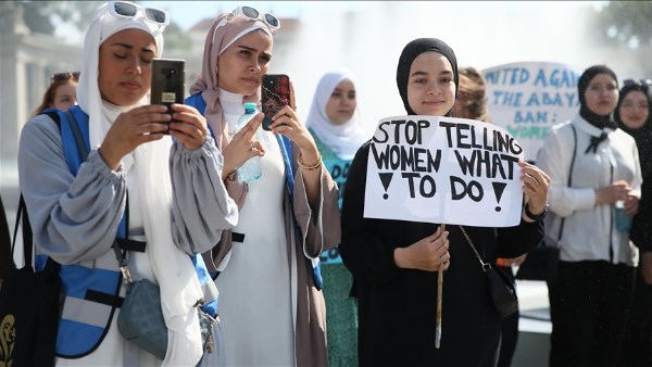 مظاهرات سابقة في كيبيك ضد قوانين علمانية