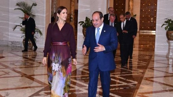ملكة الدنمارك تشارك بحفل استقبال في مقر إقامة السفير خلال زيارتها للمشاركة بافتتاح المتحف المصري الكبير ملكة الدنمارك تشارك بحفل استقبال في مقر إقامة السفير خلال زيارتها للمشاركة بافتتاح المتحف المصري الكبير