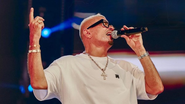 عمرو دياب والمتحف الكبير يتصدران تريند (إكس)