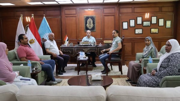 رئيس مدينة الغردقة يبحث إنشاء محطات رفع للصرف الصحي بثلاث مناطق بالمدينة