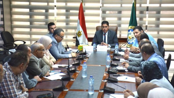 محافظ الدقهلية يُوجه بإنشاء لجنة دائمة لدراسة ملفات وطلبات المشروعات الاستثمارية