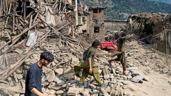 منظمة الصحة العالمية تنشر فرق إنقاذ بعد وقوع زلزال قوي شمالي أفغانستان