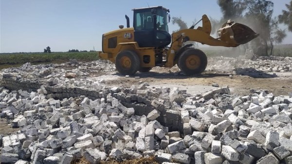 إزالة التعديات على الأراضي الزراعية