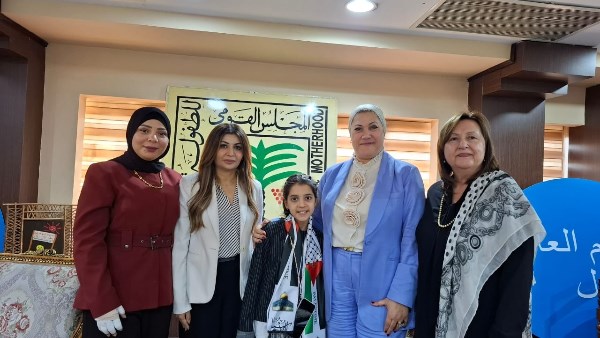 رئيسة قومي الطفولة والأمومة تستقبل الطفلة الفلسطينية "ريتاج جحا" وتمنحها لقب سفيرة الطفولة للمحبة والسلام