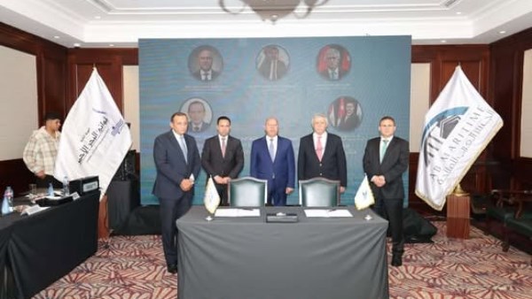 "موانئ البحر الأحمر" توقع مذكرة تفاهم مع "الجسر العربي" لإنشاء وإدارة ترسانة لبناء وصيانة السفن في سفاجا