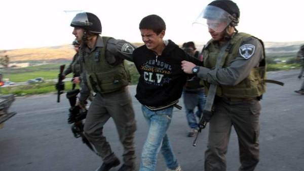 الاحتلال الإسرائيلي يعتقل طفلا 