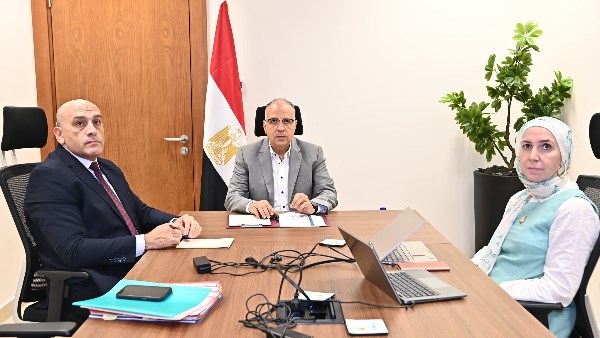 وزير الري يؤكد أهمية تشجيع البحث العلمي لإيجاد حلول لمواجهة تحديات إدارة الموارد المائية