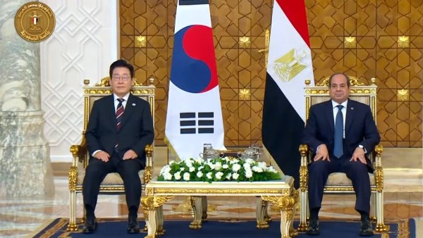 الرئيس السيسي ونظيره الكوري الجنوبي